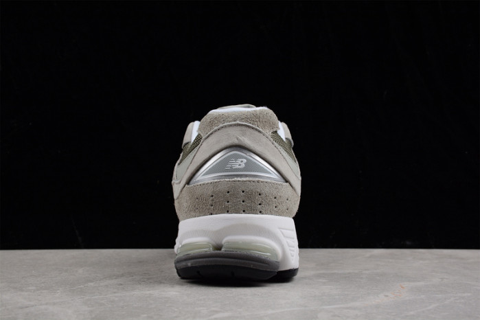 new balance 2002r invincible x n.hoolywood ml2002rv