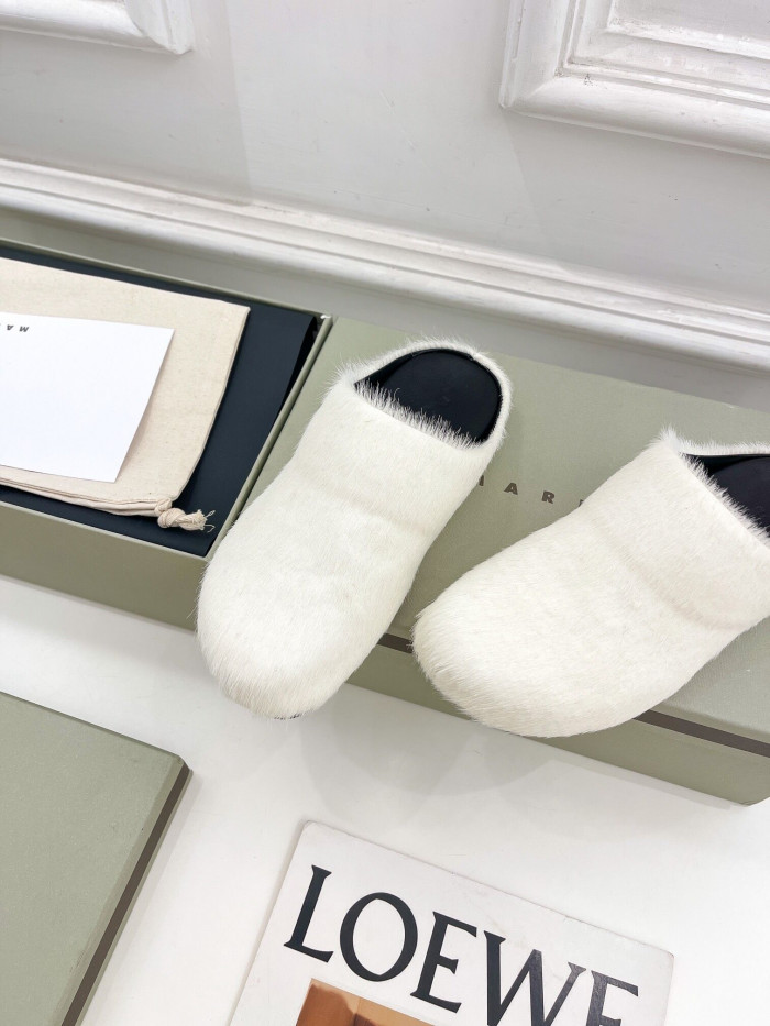 white long hair calfskin fussbett sabot mar04