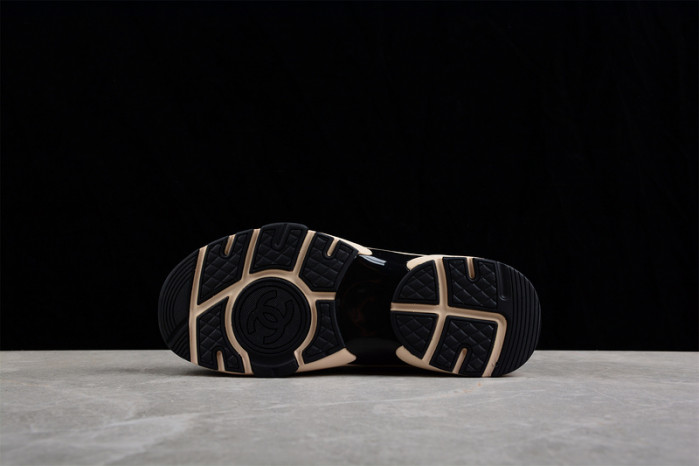 chane* snekaers c000009