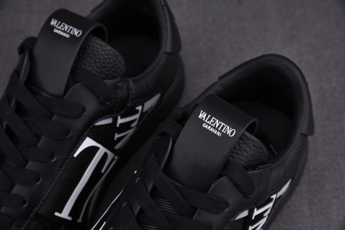 v*lentino garavani white vl7n sneakers m237003