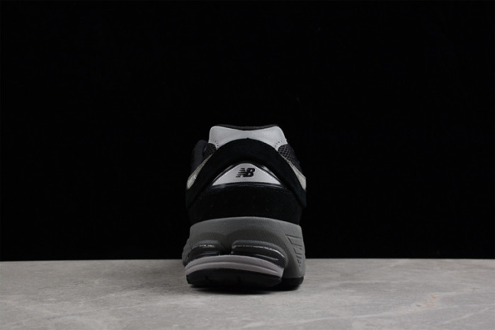 new balance 2002r black dark grey white m2002rr1