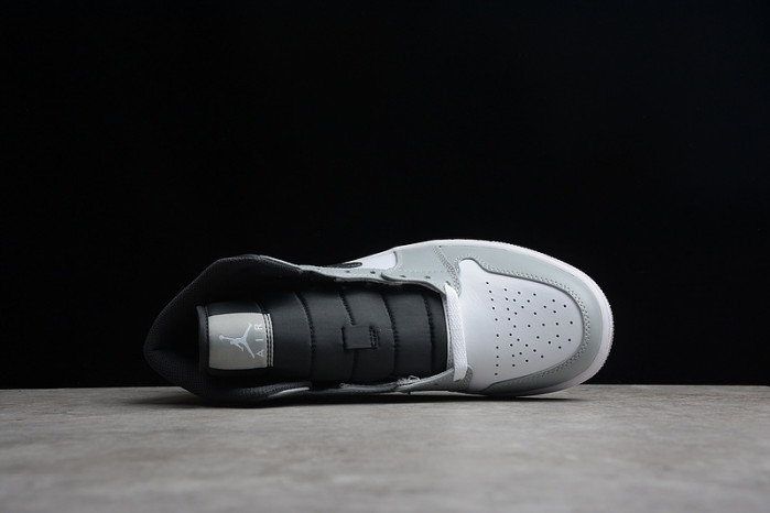 air jordan 1 mid light smoke grey 554724-078